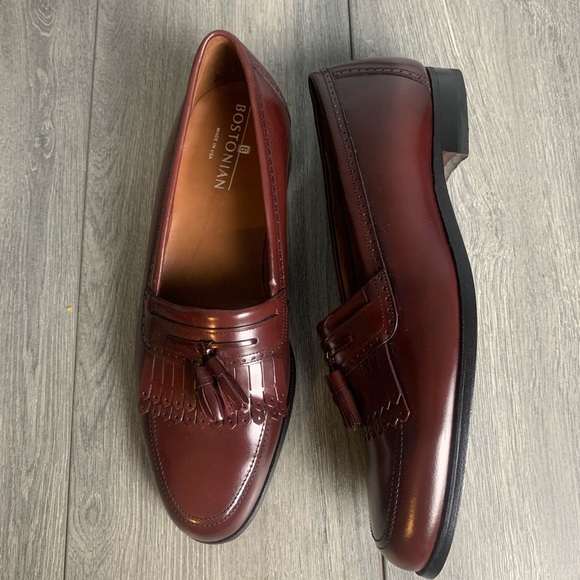(NWOT) BOSTONIANS SLIP-ON SHOES - Picture 3 of 7